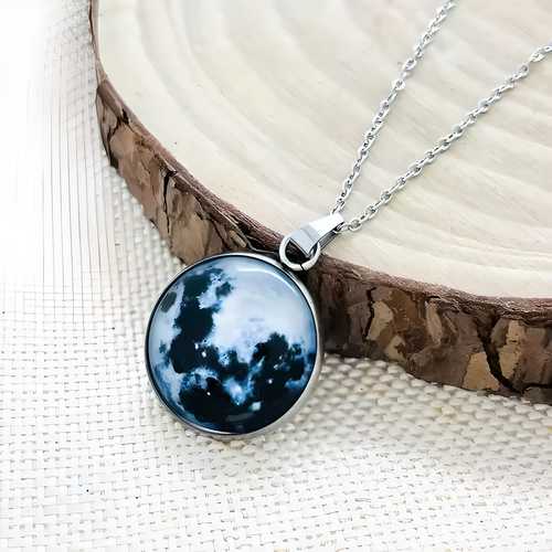 Moon Glowing Necklace