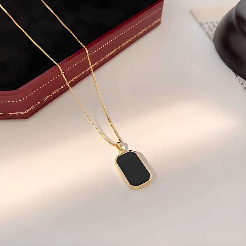 Black Pendant Necklace – A Timeless Statement of Elegance